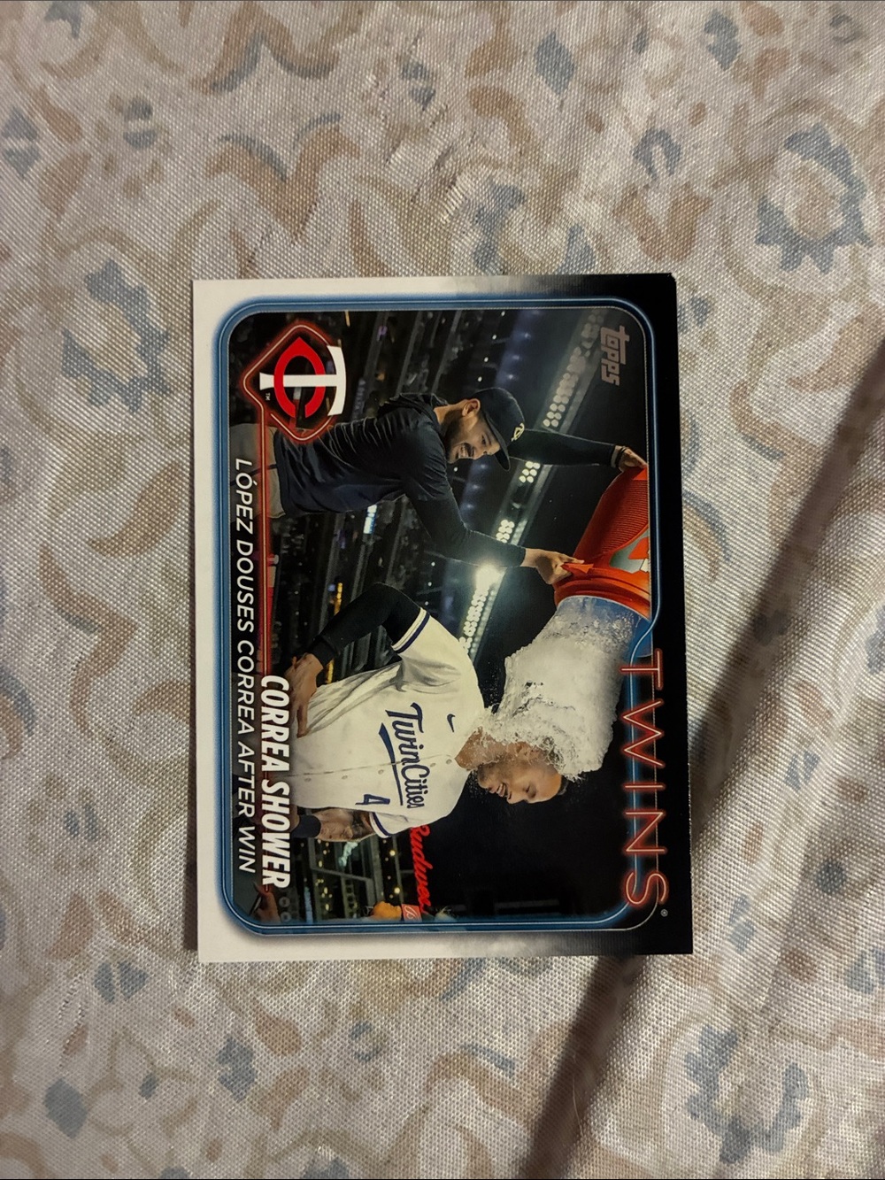 Topps Twins Correa Shower Card - White/Blue/Red